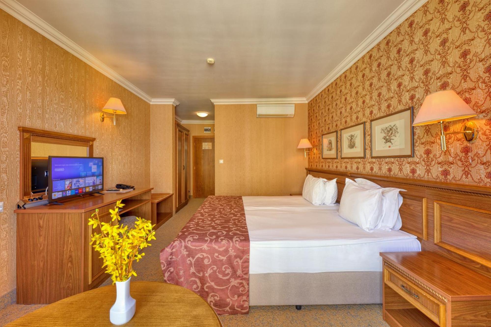 Hotel Club Central Hisarya Eksteriør billede