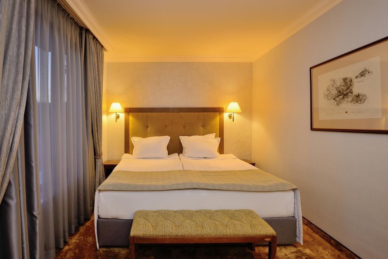 Hotel Club Central Hisarya Eksteriør billede